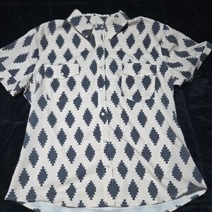 Geometric Patterned Short Sleeve Shirt